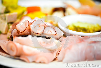 octopus-sashimi-sauce-dish-32053653.jpg