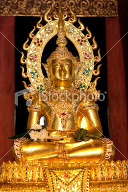istockphoto_15481843-thai-buddha.jpg