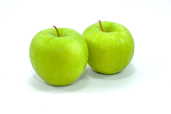 2 green apples 600.jpg